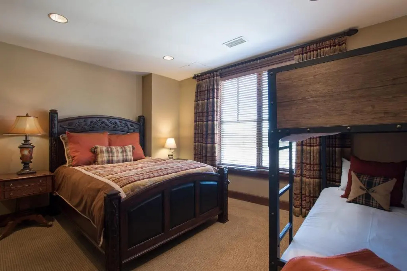 Reduce Rates w/ Skating Rink View in Northstar Village! Great Bear 404