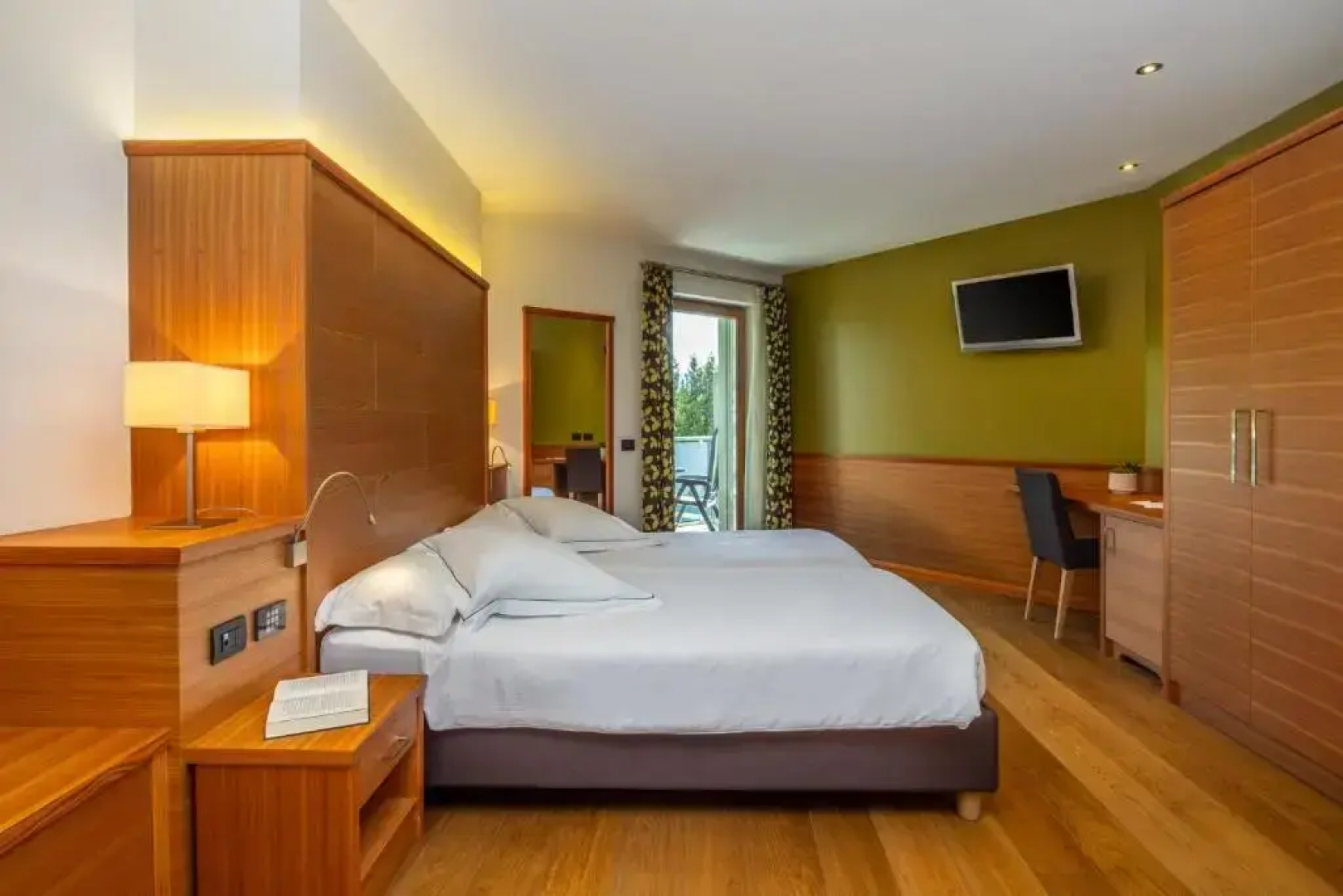 Viridis Hotel