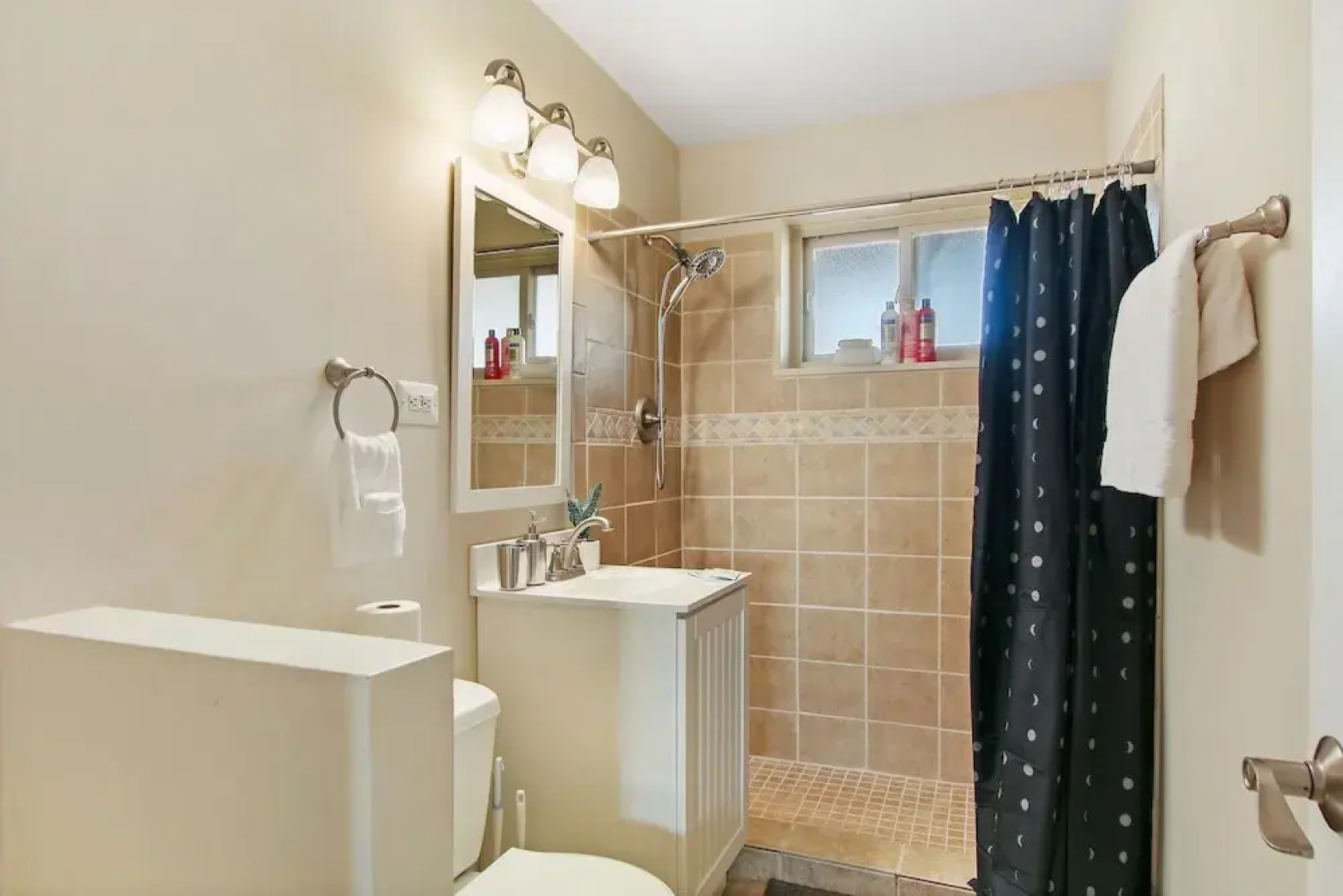 Charming 1BR Apt in Arlington Heights