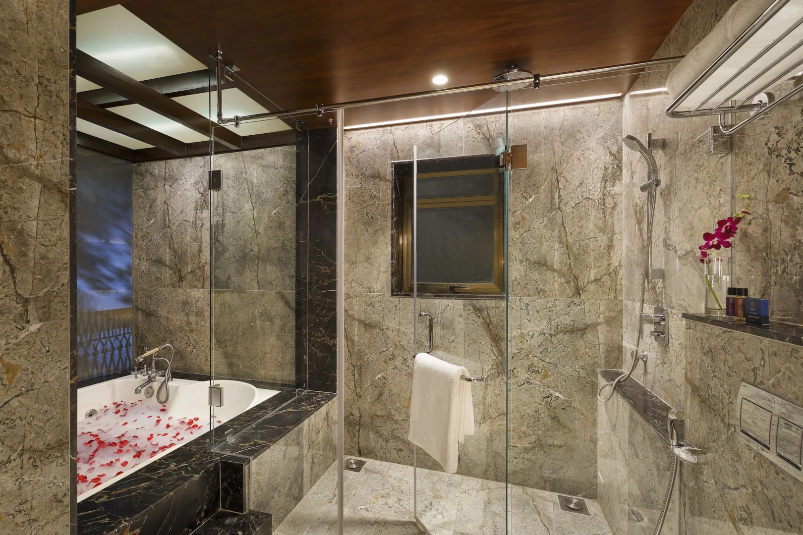 Lazy Lagoon, Baga A Lemon Tree Resort