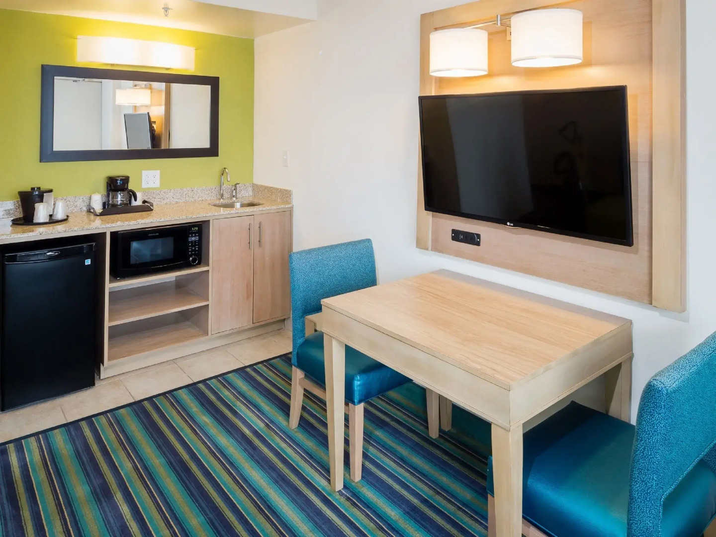 Comfort Suites Beachfront