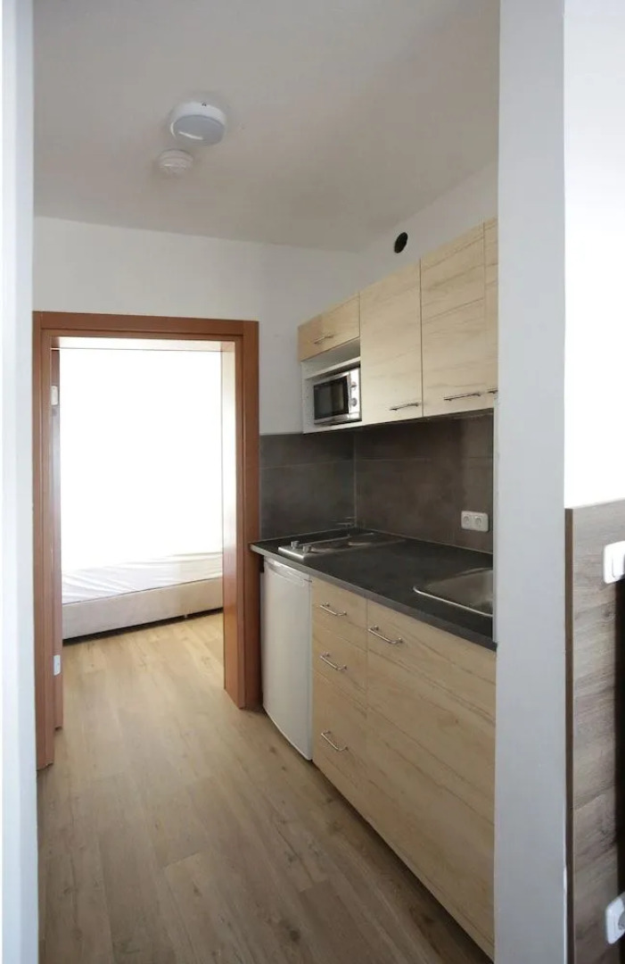 F Hotel 24h Check-In