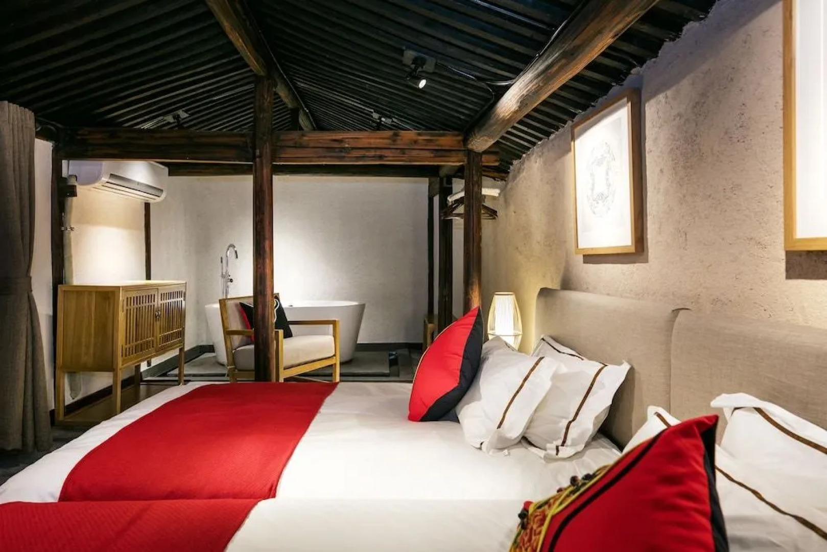 Xiananshan Village Hotel