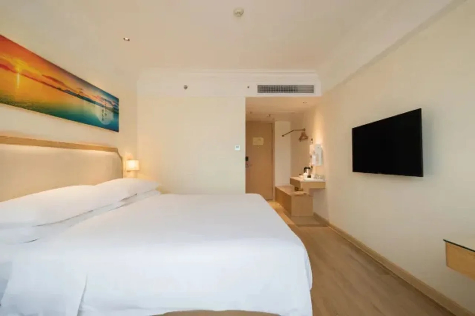 Vienna 3 Best Hotel (Haikou Chengmai Old Town Store)