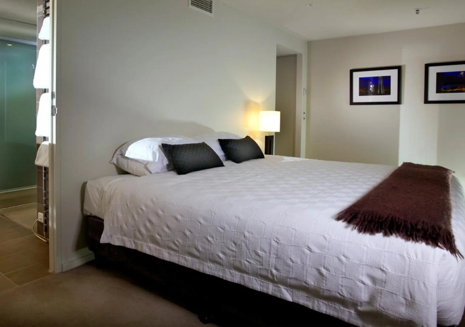 Sullivans Cove Apartments