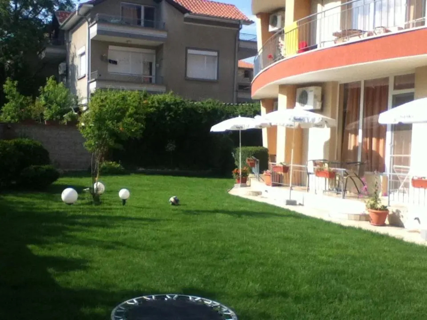 Family Hotel Deja Vu