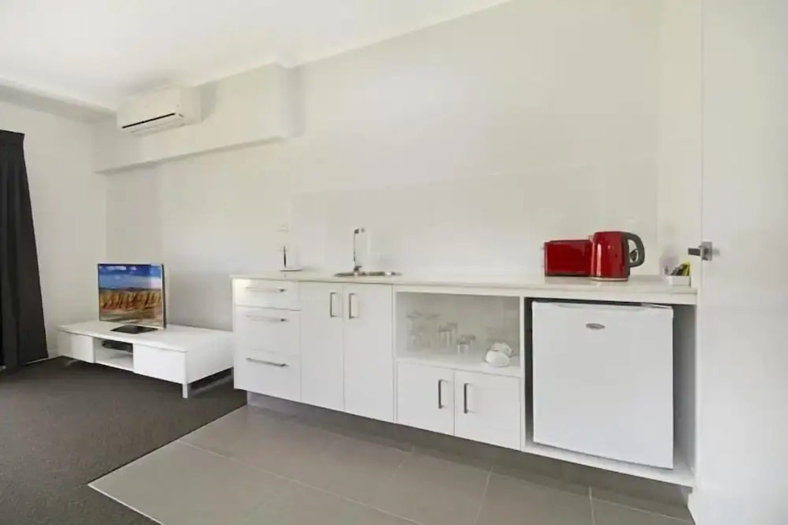 Cooroy Luxury Motel Apartments Noosa
