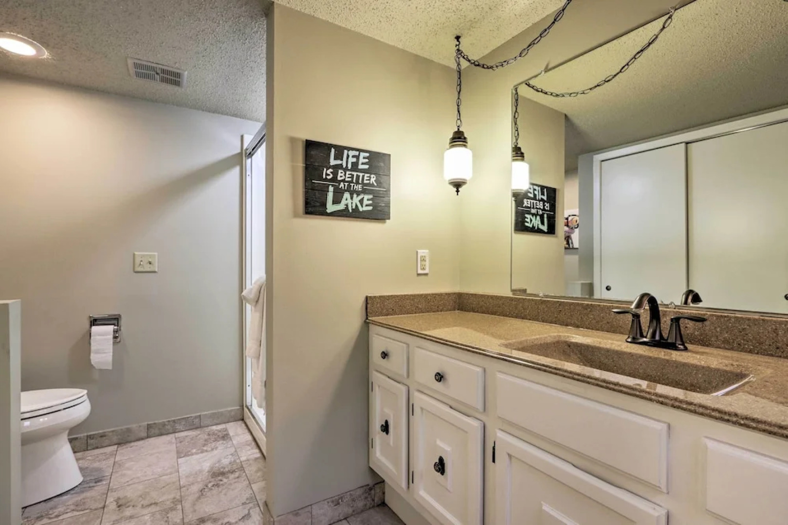 Lakefront Haven: Family-friendly Sunrise Beach Gem