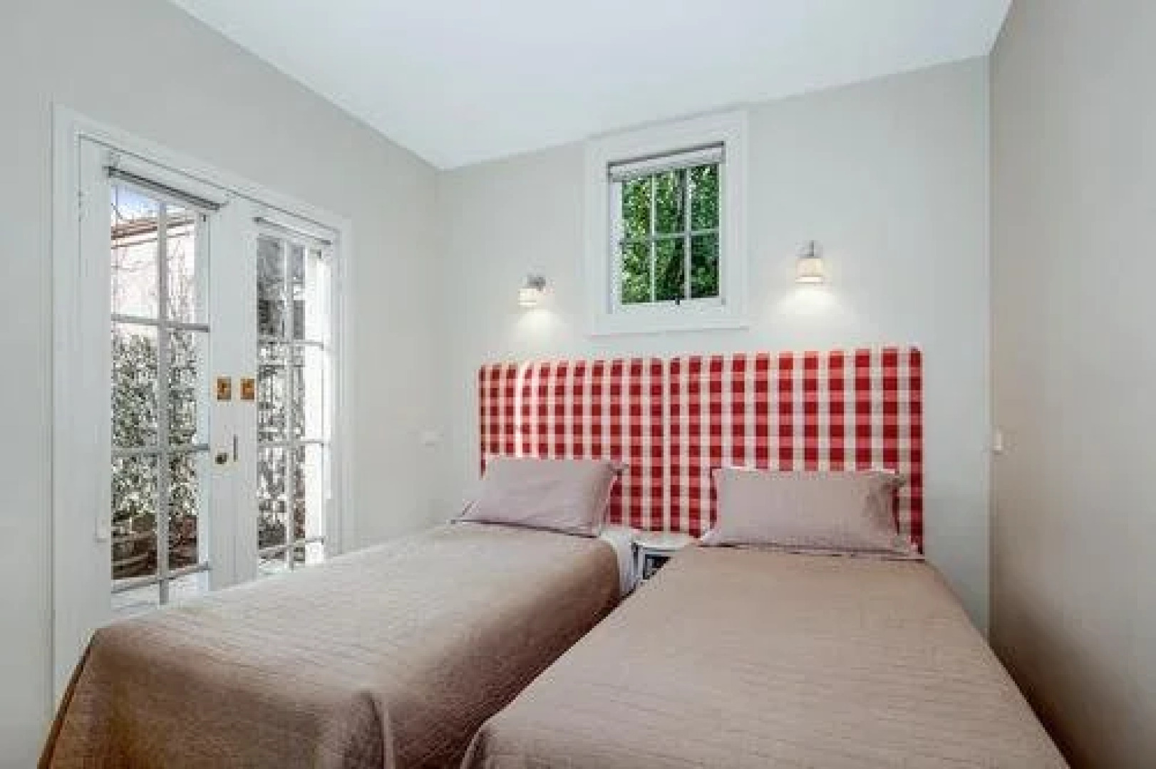 Camellia Cottage Bed & Breakfast