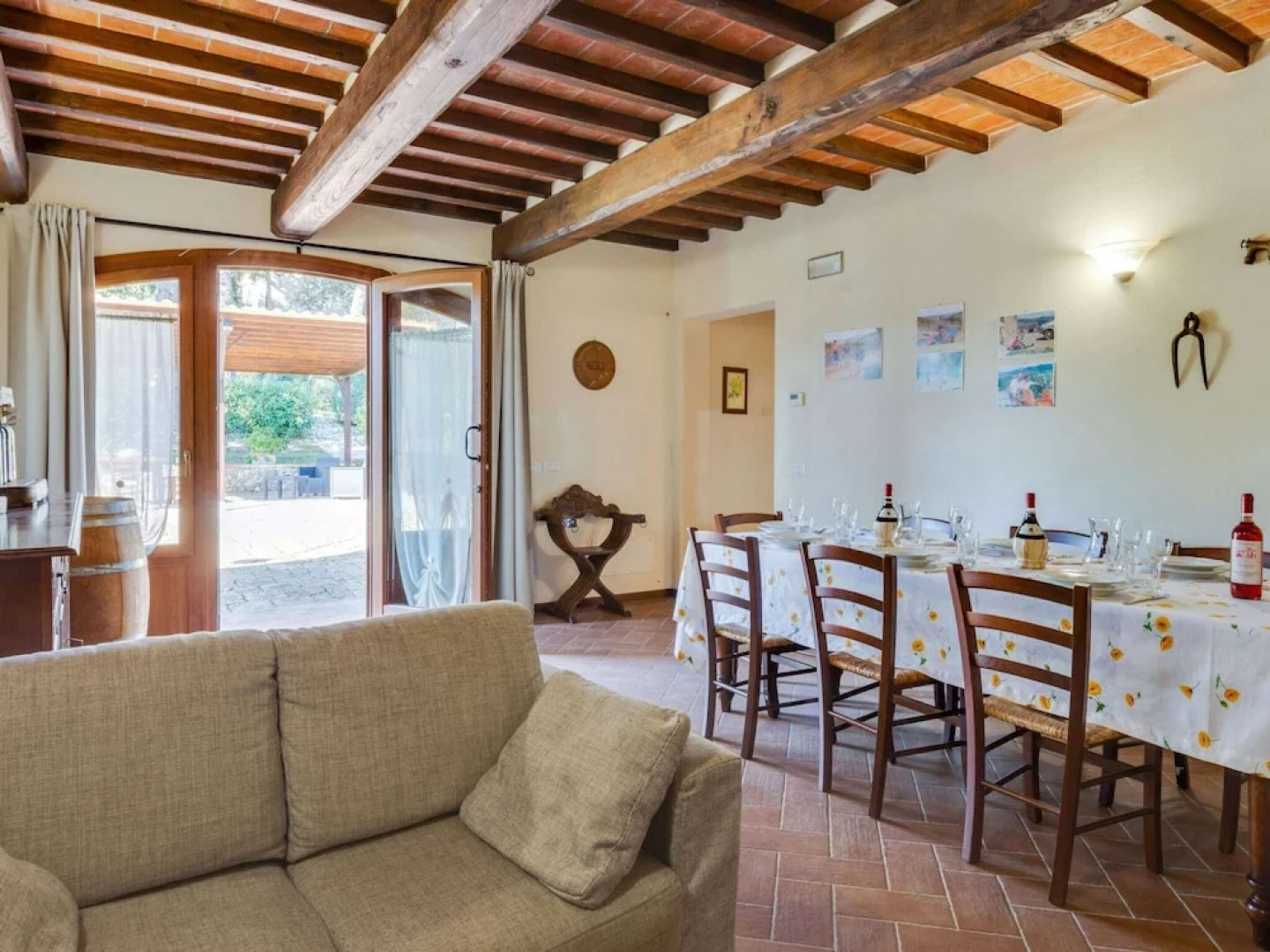 Farmhouse in Tuscany With Pool & Vineyard View