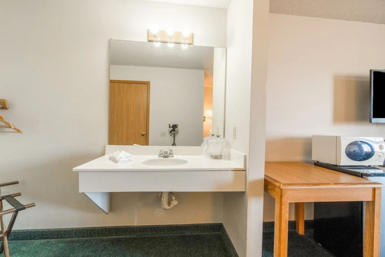 HomeTown Inn By OYO Texhoma, OK