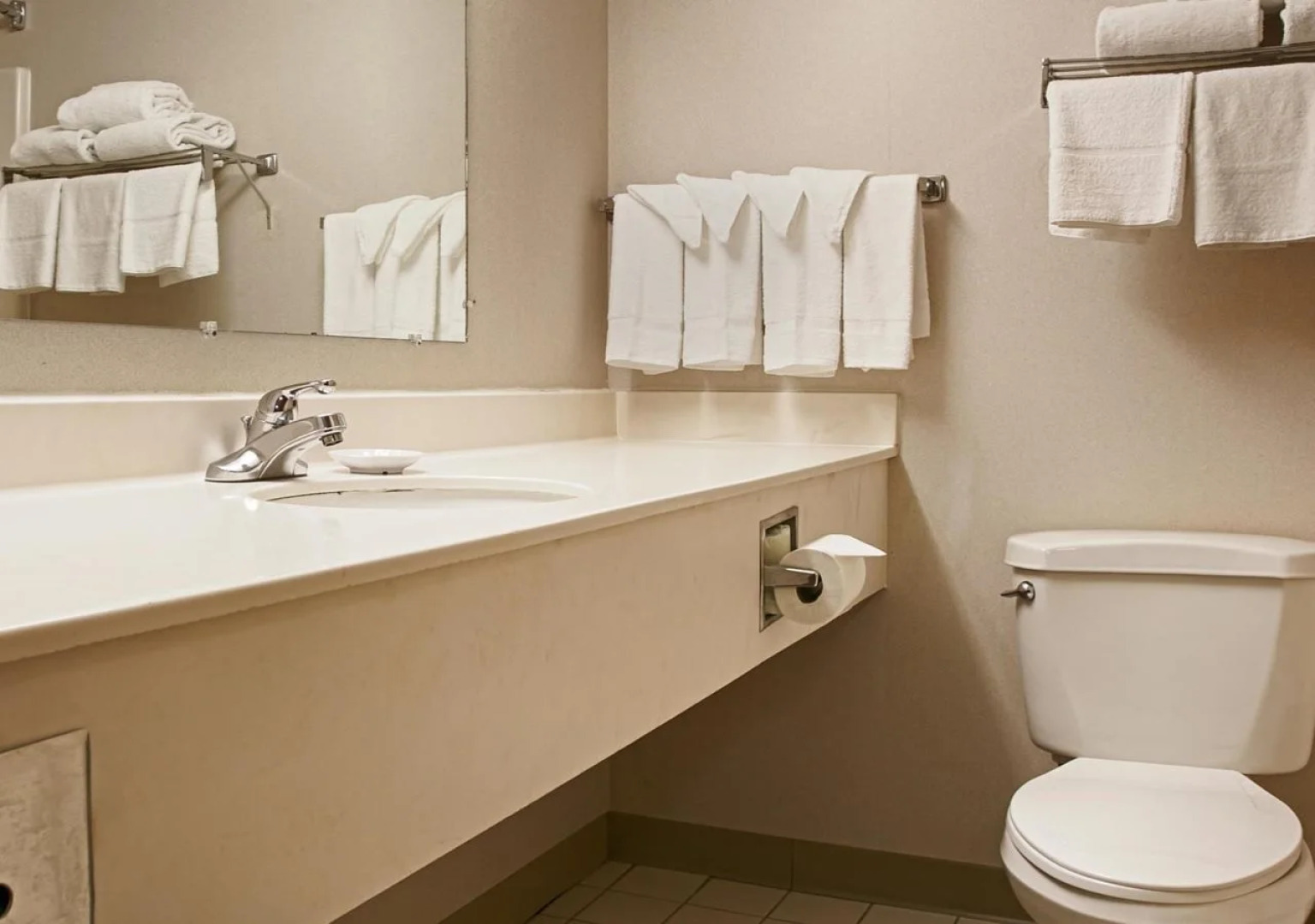 Best Western Airport Inn & Suites Cleveland