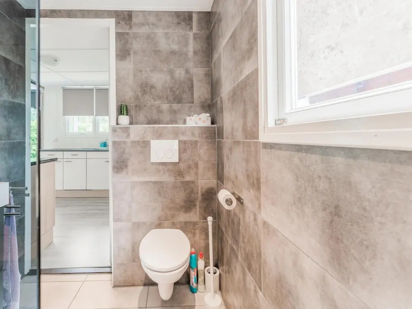 Lovely Wooden Chalet With Garden in Reutum