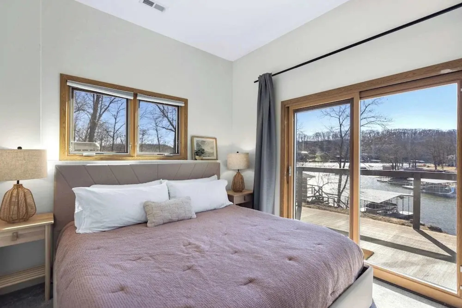 Big Bear Bungalow Stay on Ozark Waterfront