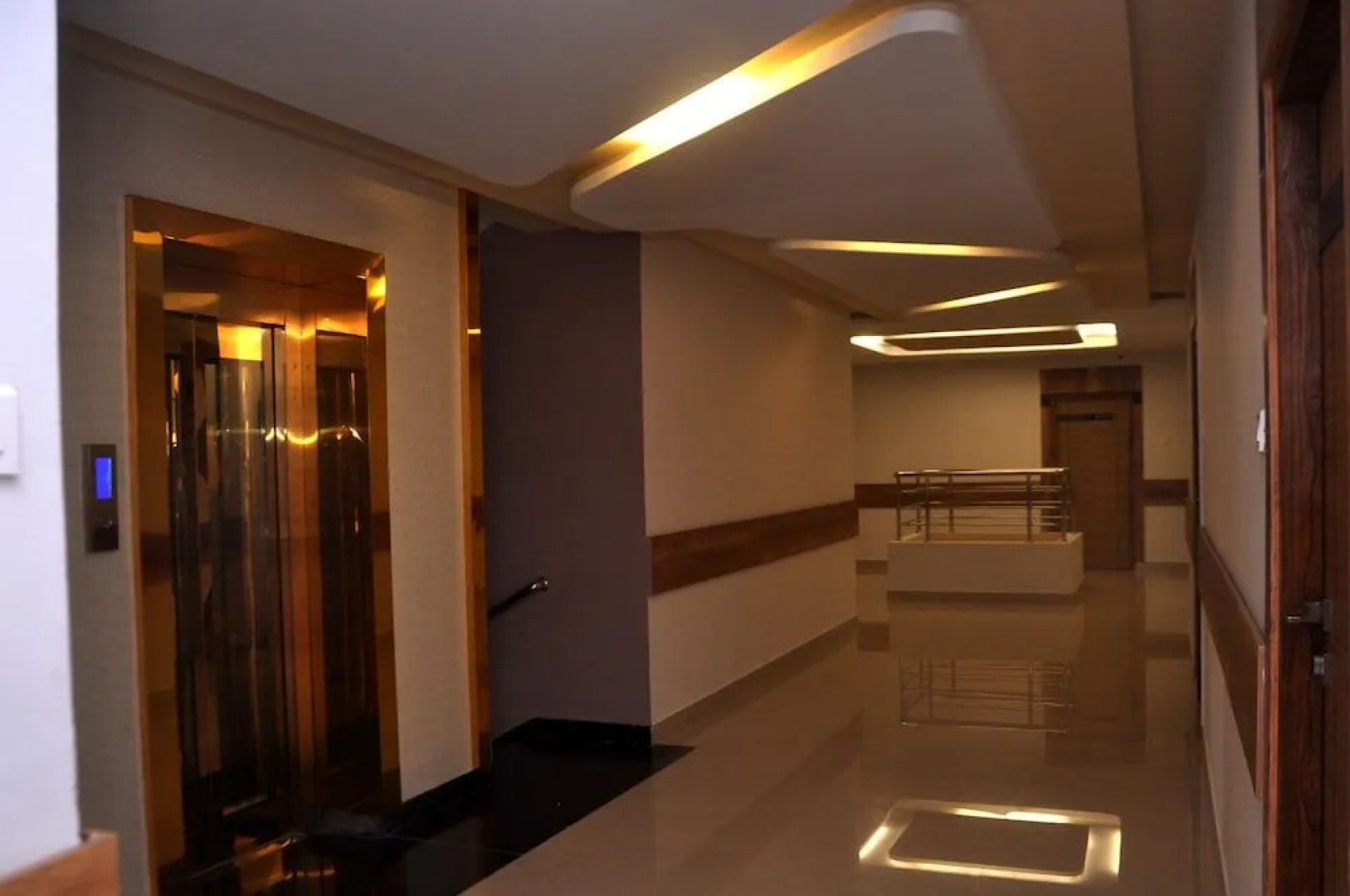 Hotel SDM Golden Tower