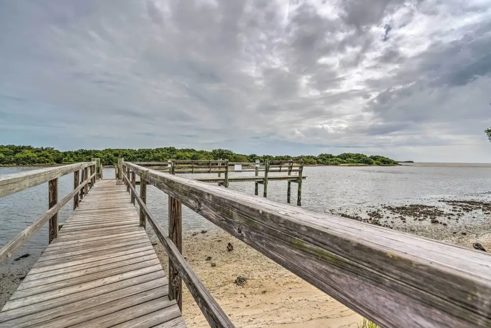Beach & Pool Access at Condo on Cedar Key!