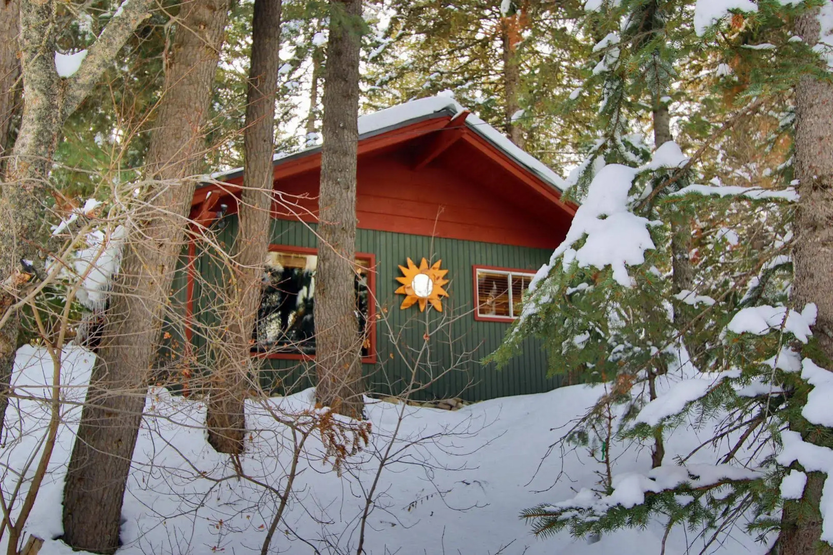 Treehouse by the Stream