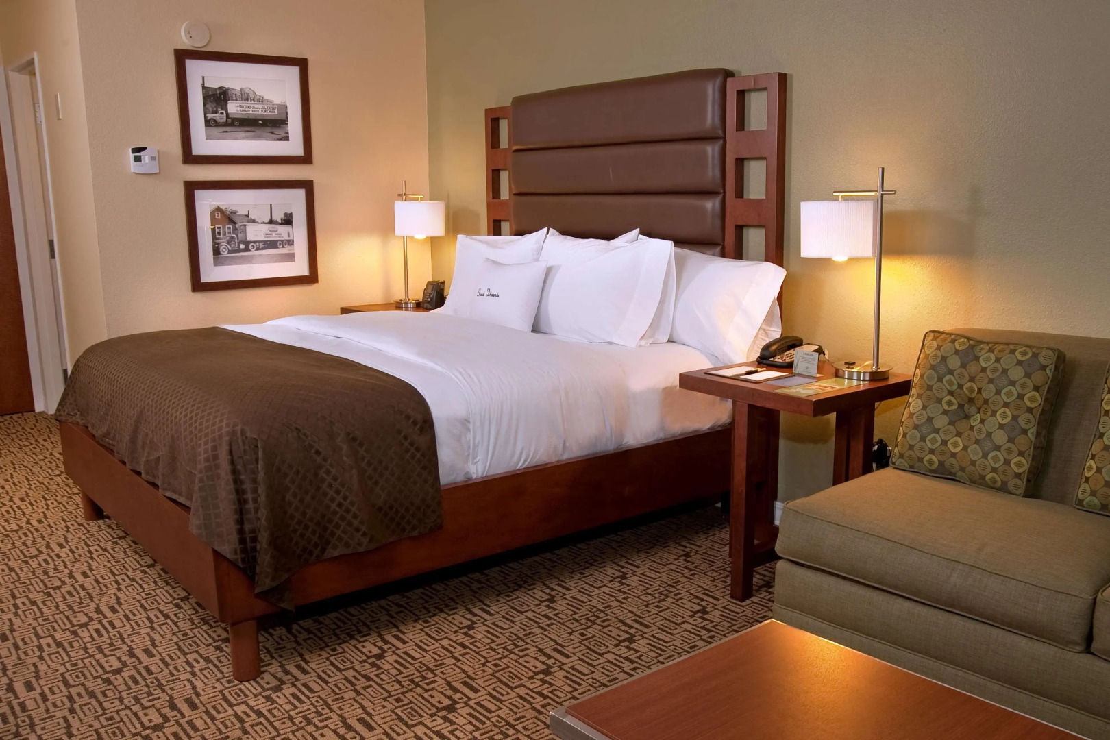 DoubleTree by Hilton Collinsville - St. Louis