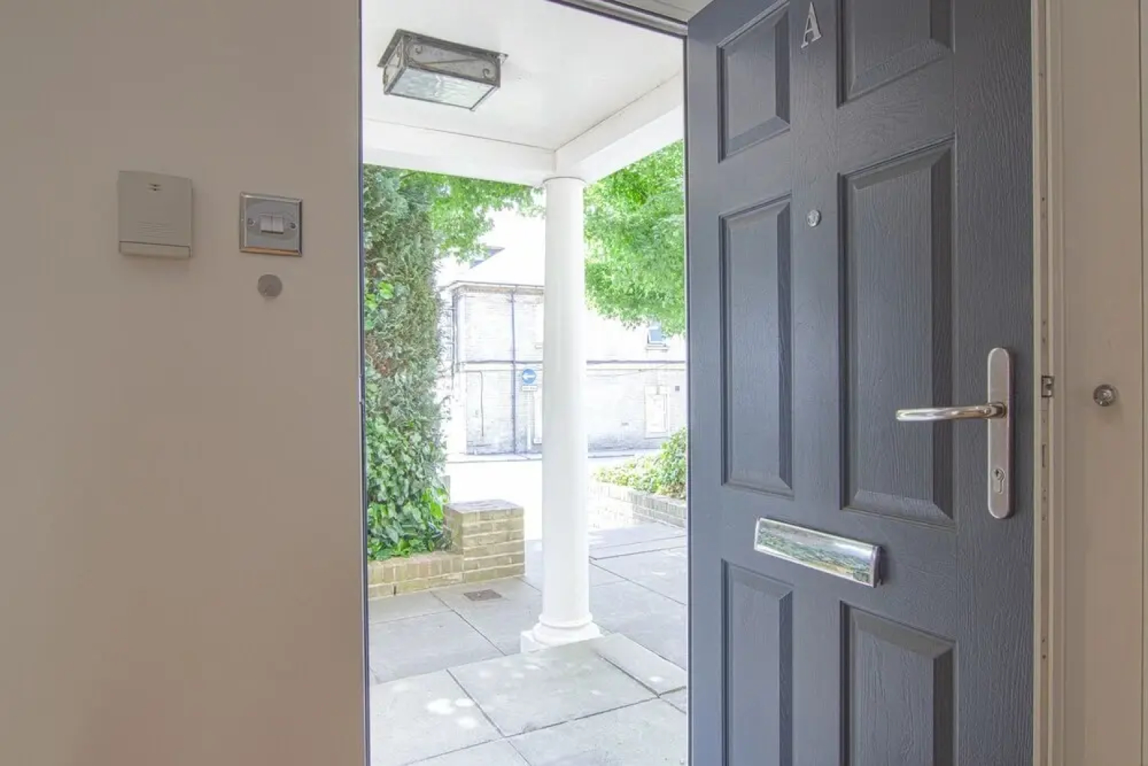 BookedUK - Cosy but spacious apartment