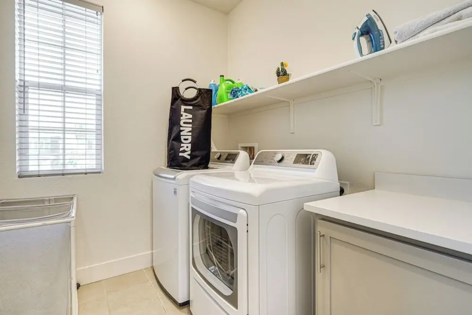 8 Mi to Lincoln Park: Family-friendly Tracy Home