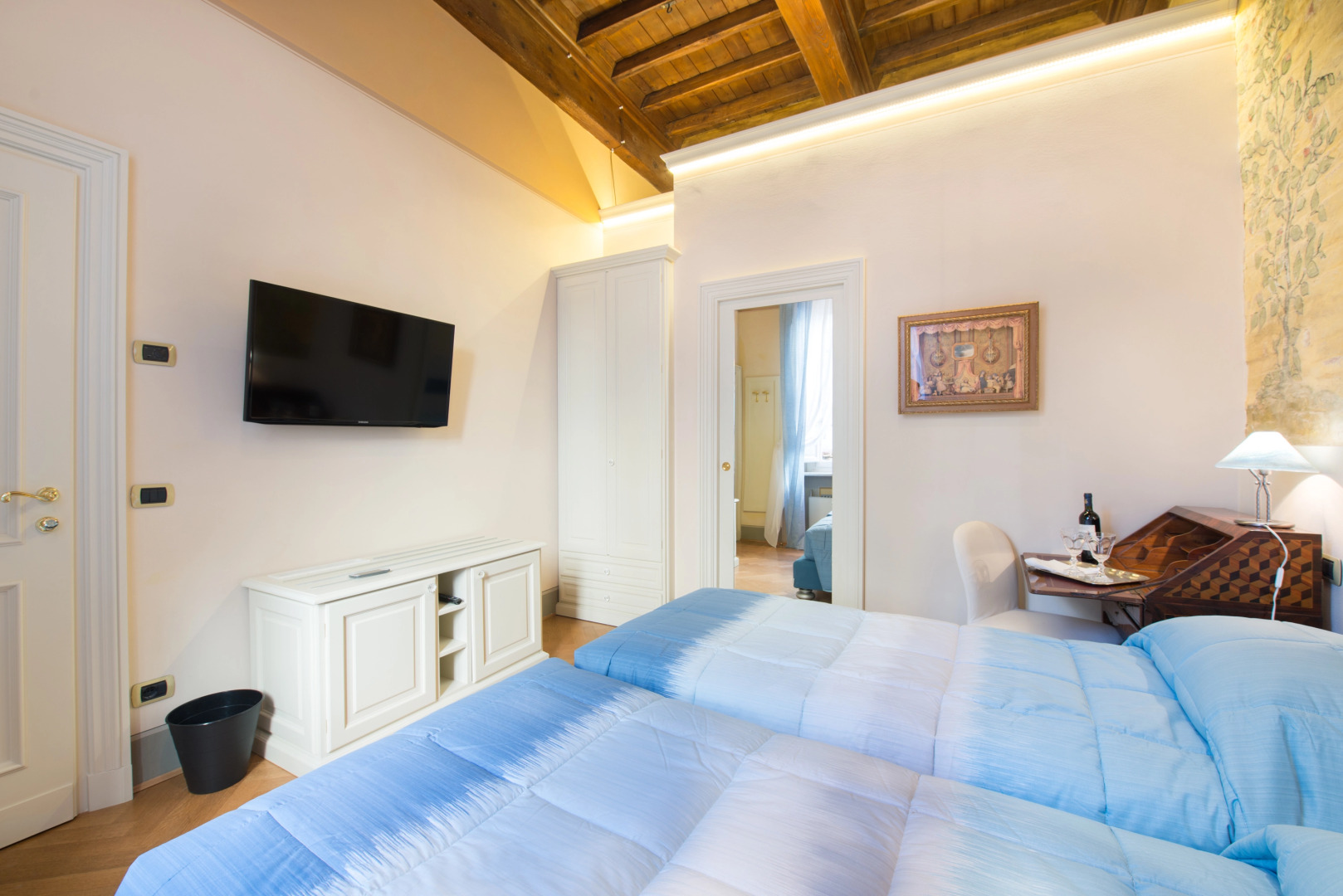 N.15 Santori Luxury Home