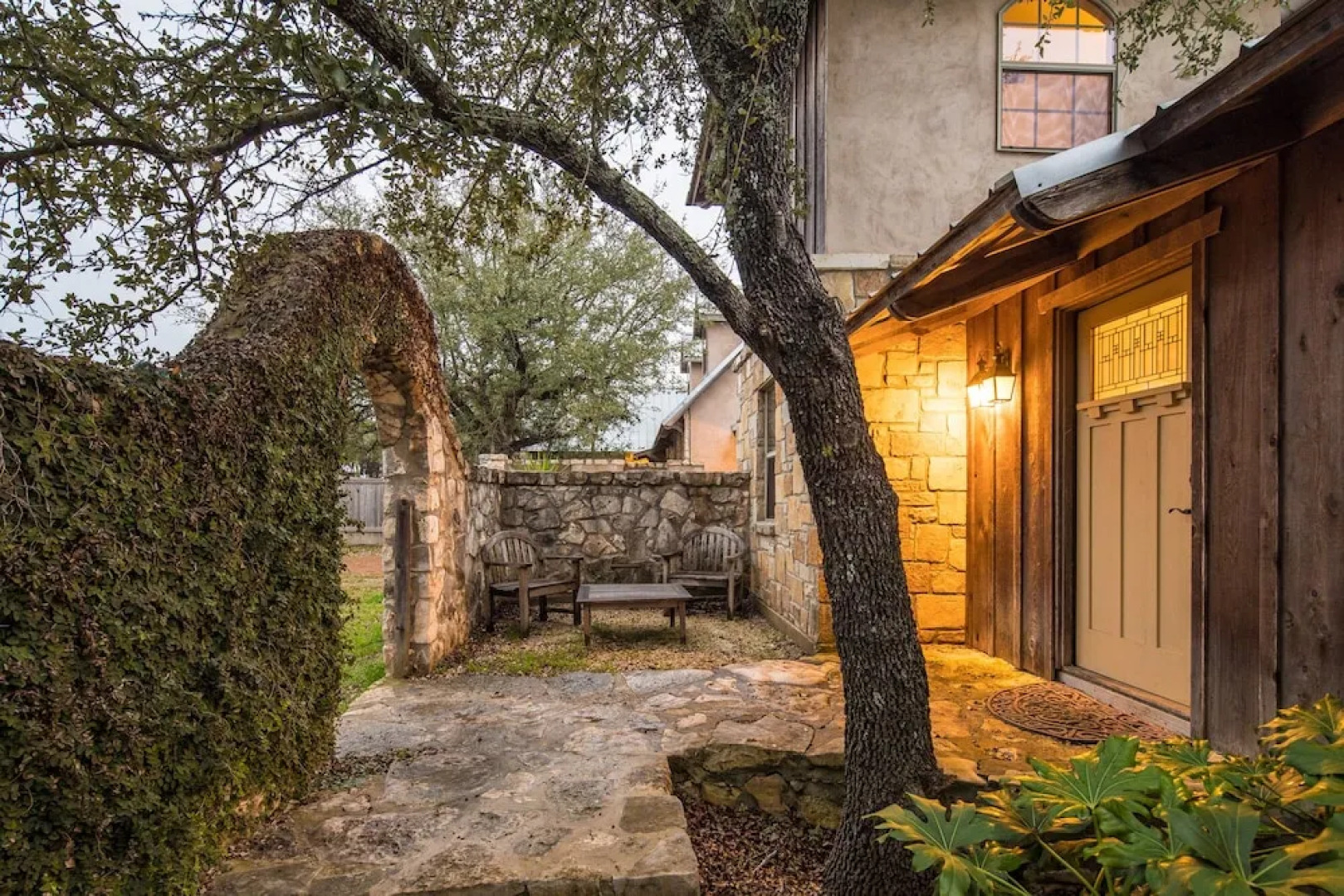 Little Rock 'N' Woodv 2 Bedrooms 2 Bathrooms Home