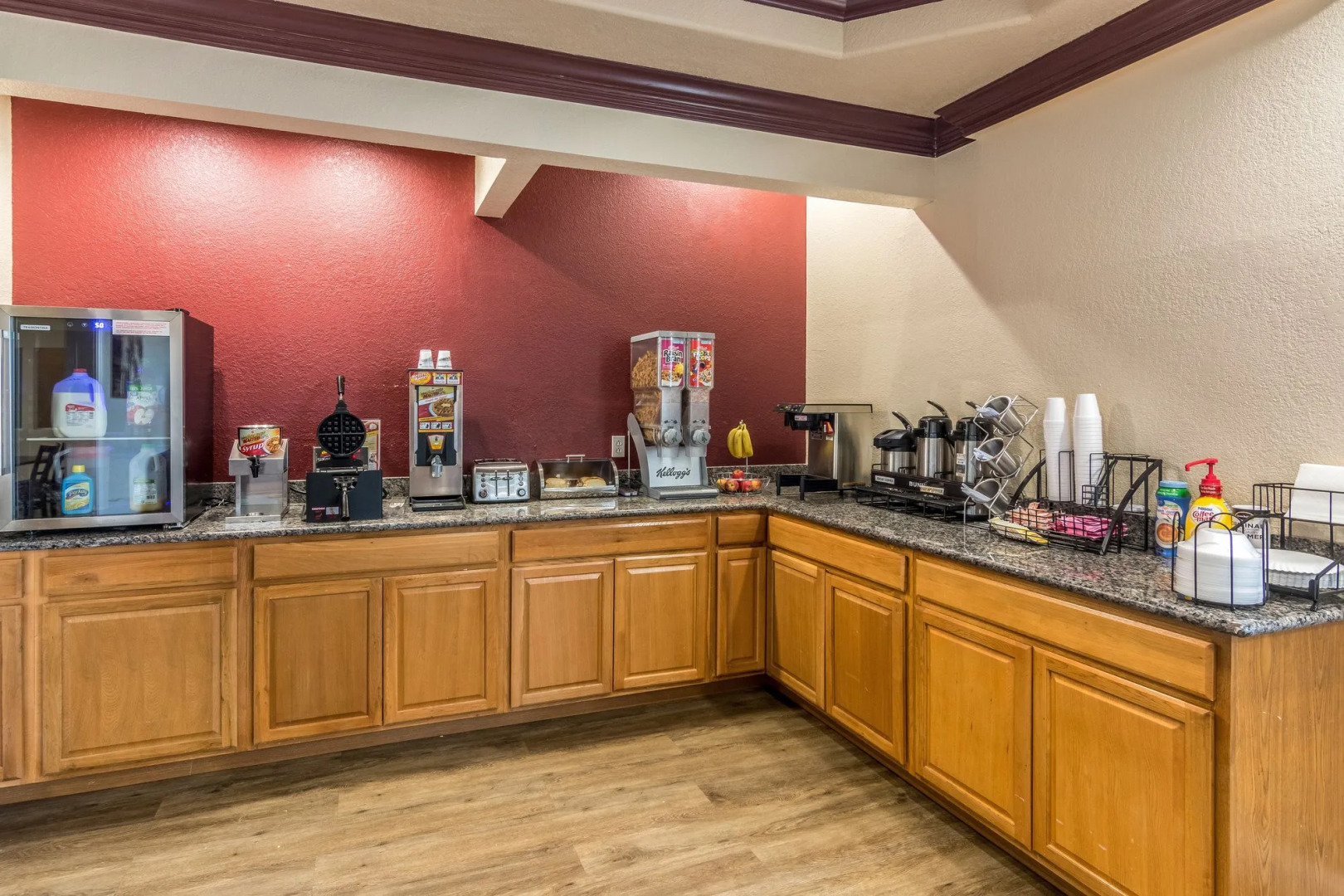 Red Roof Inn & Suites Pensacola - NAS Corry