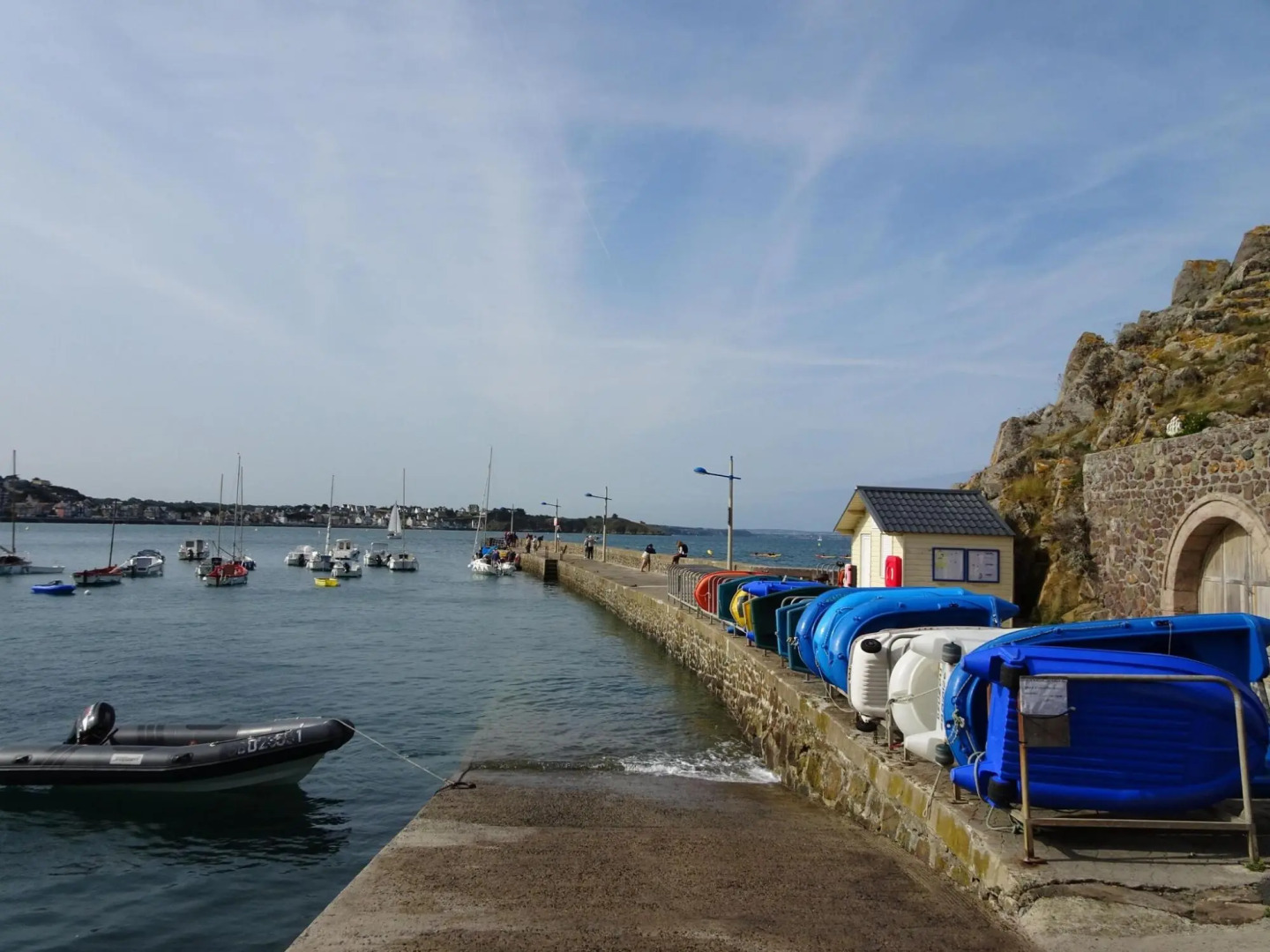 Comfortable Apartment, 50 m Sandy Beach