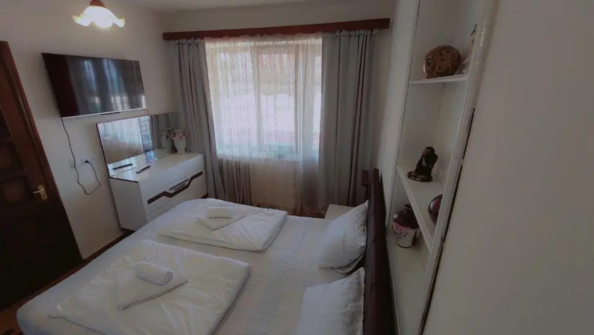 On Khimshiashvili Apartment