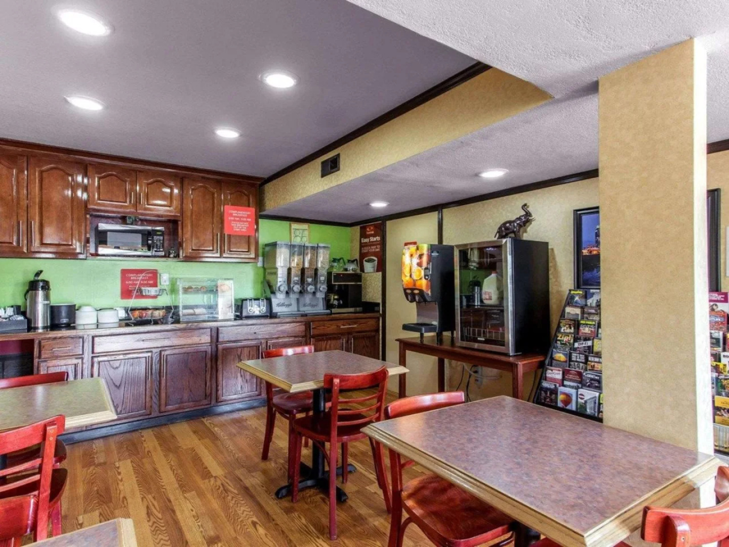 Econo Lodge Nashville near Percy Priest Lake