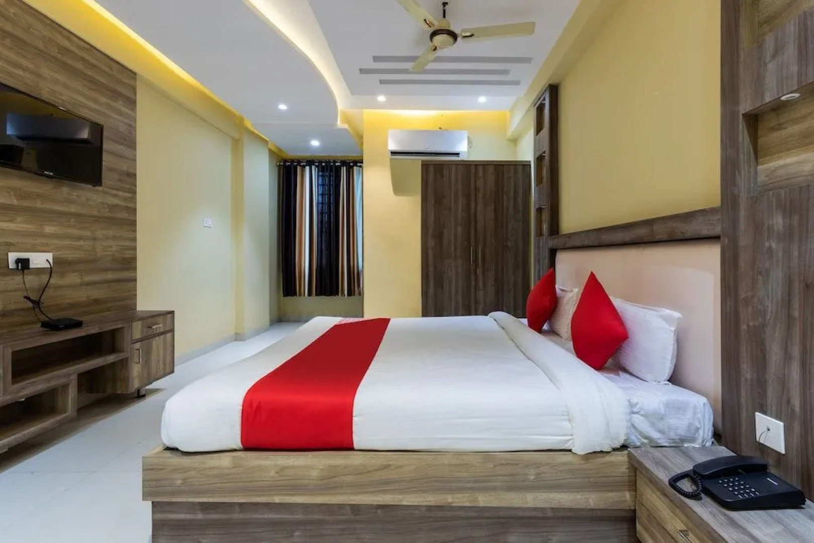 Hotel Tirupati Palace