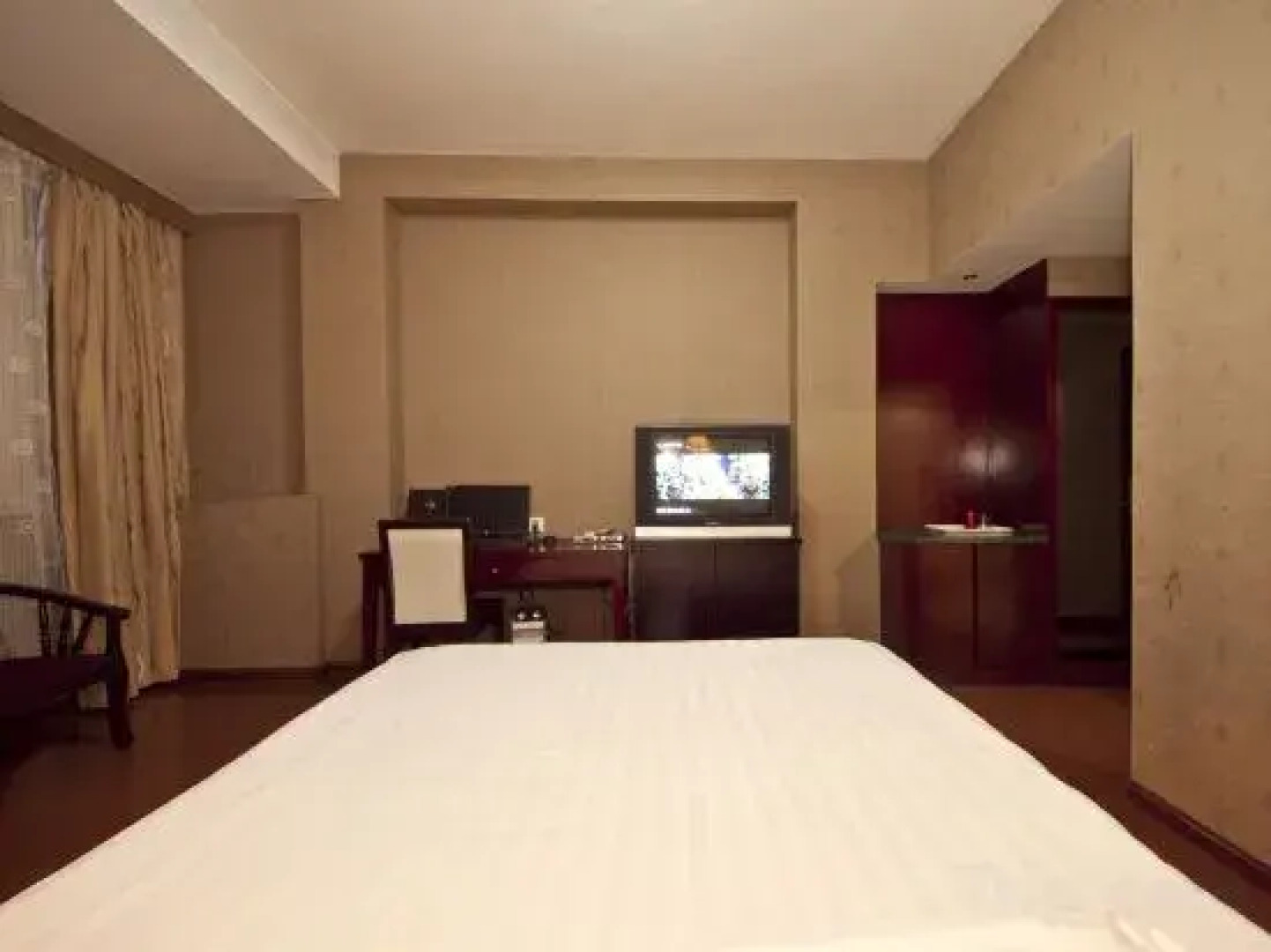 Jinqiao Business Hotel