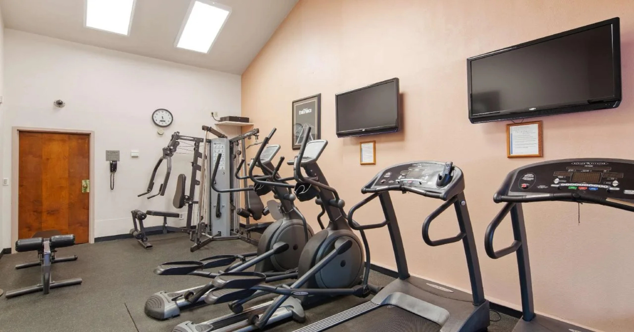 Best Western Plus Saddleback Inn & Conference Center