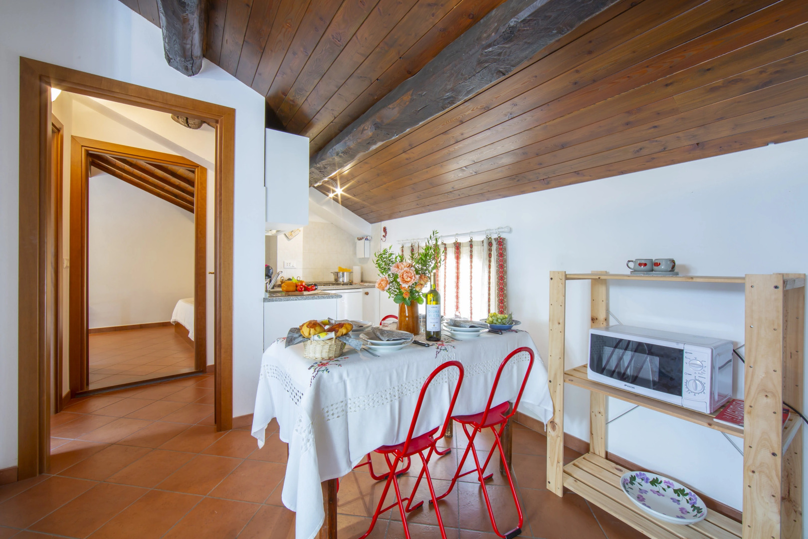 Gelsomino among vineyard