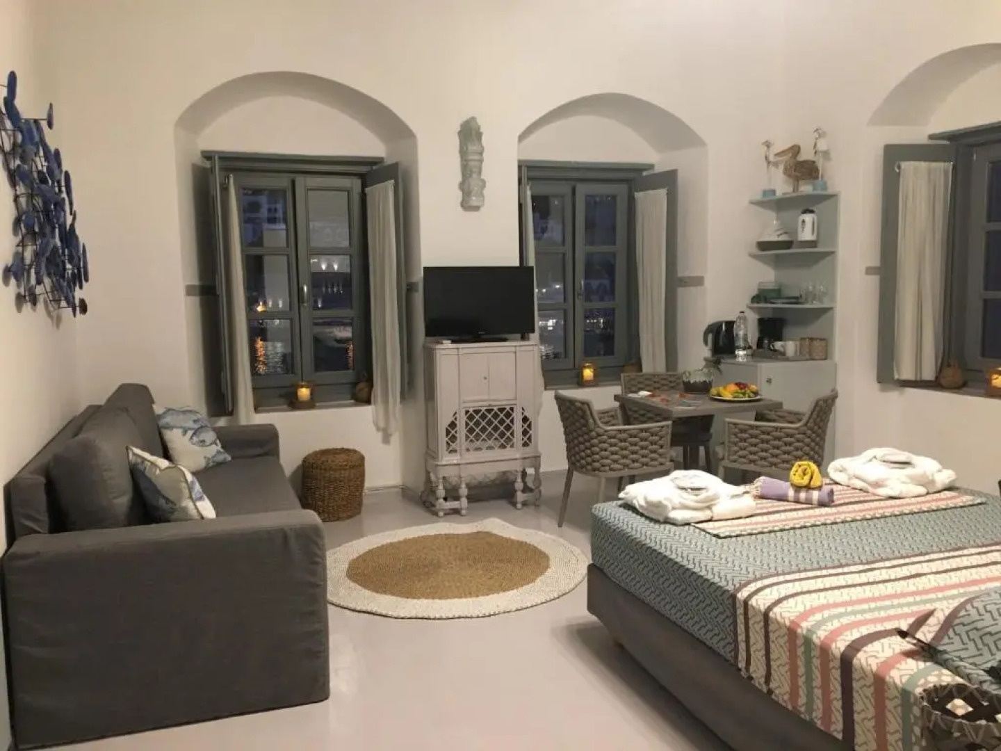 On The Port Mansion studio