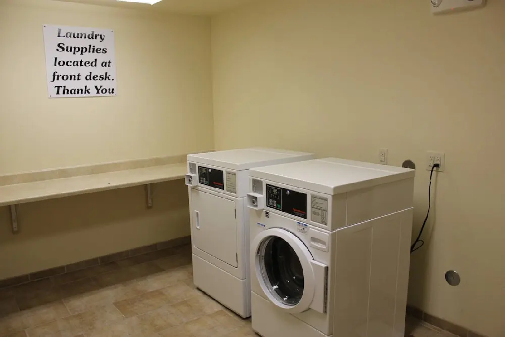 Holiday Inn Express Hotel & Suites Truth