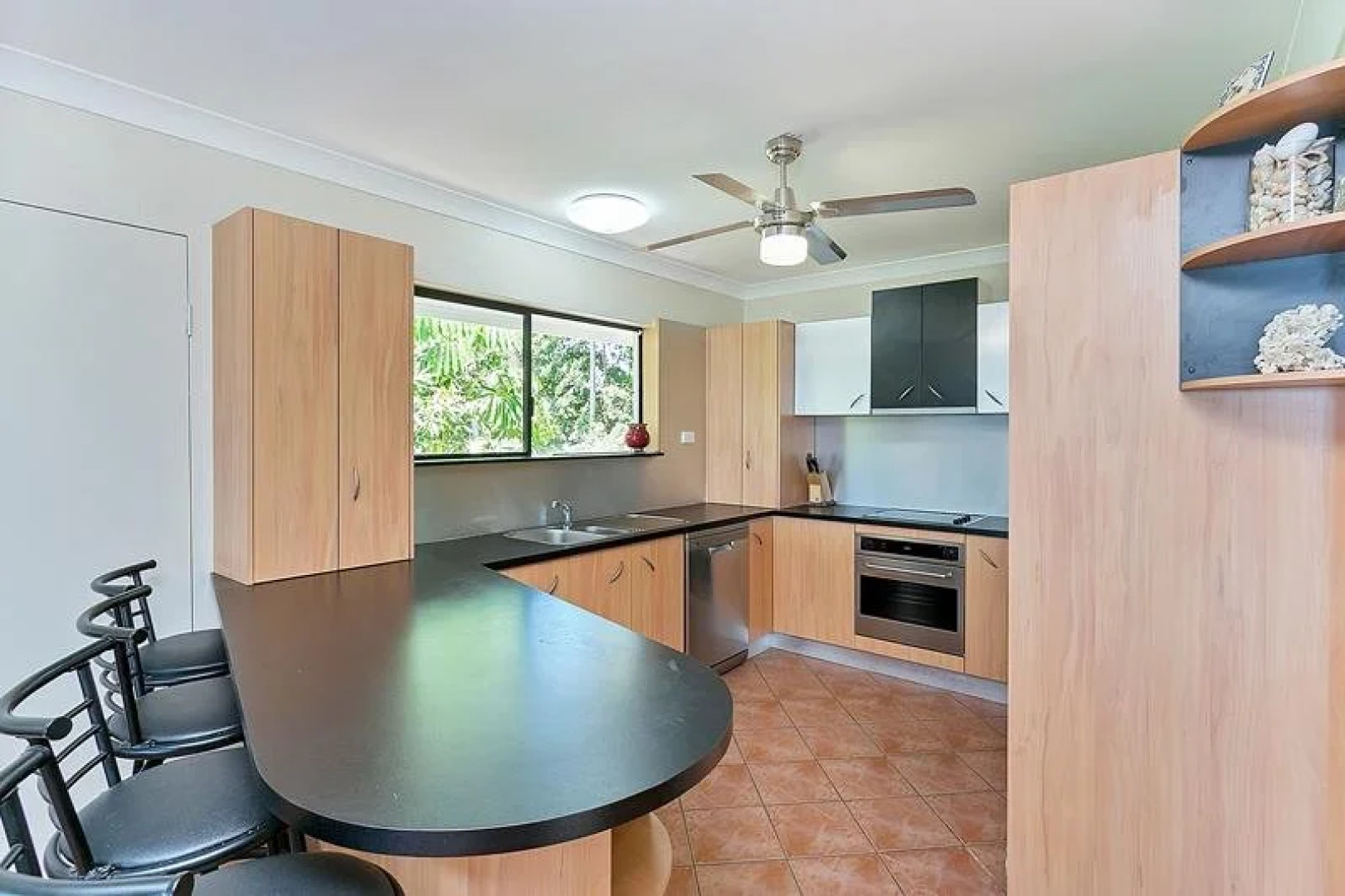 Dolce Vita Beachfront Holiday House