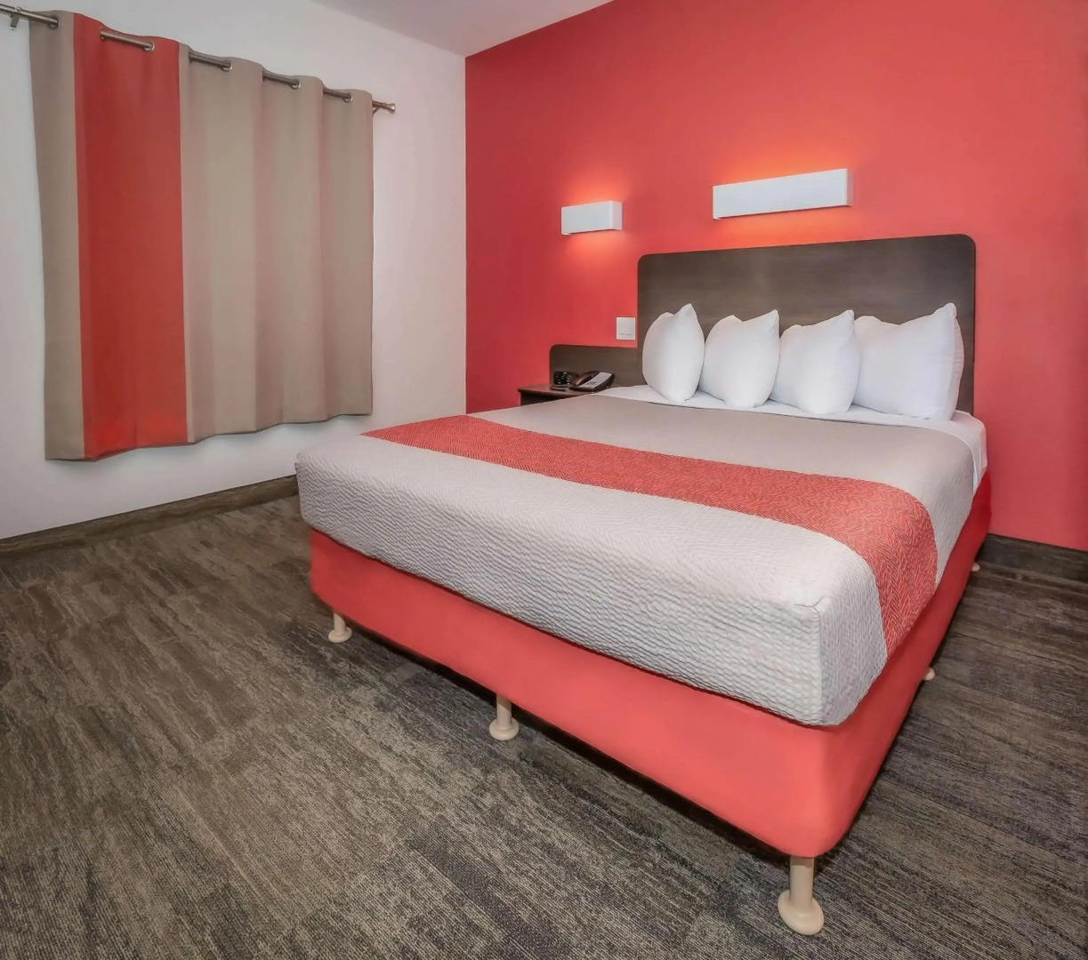 Motel 6 Saskatoon, SK