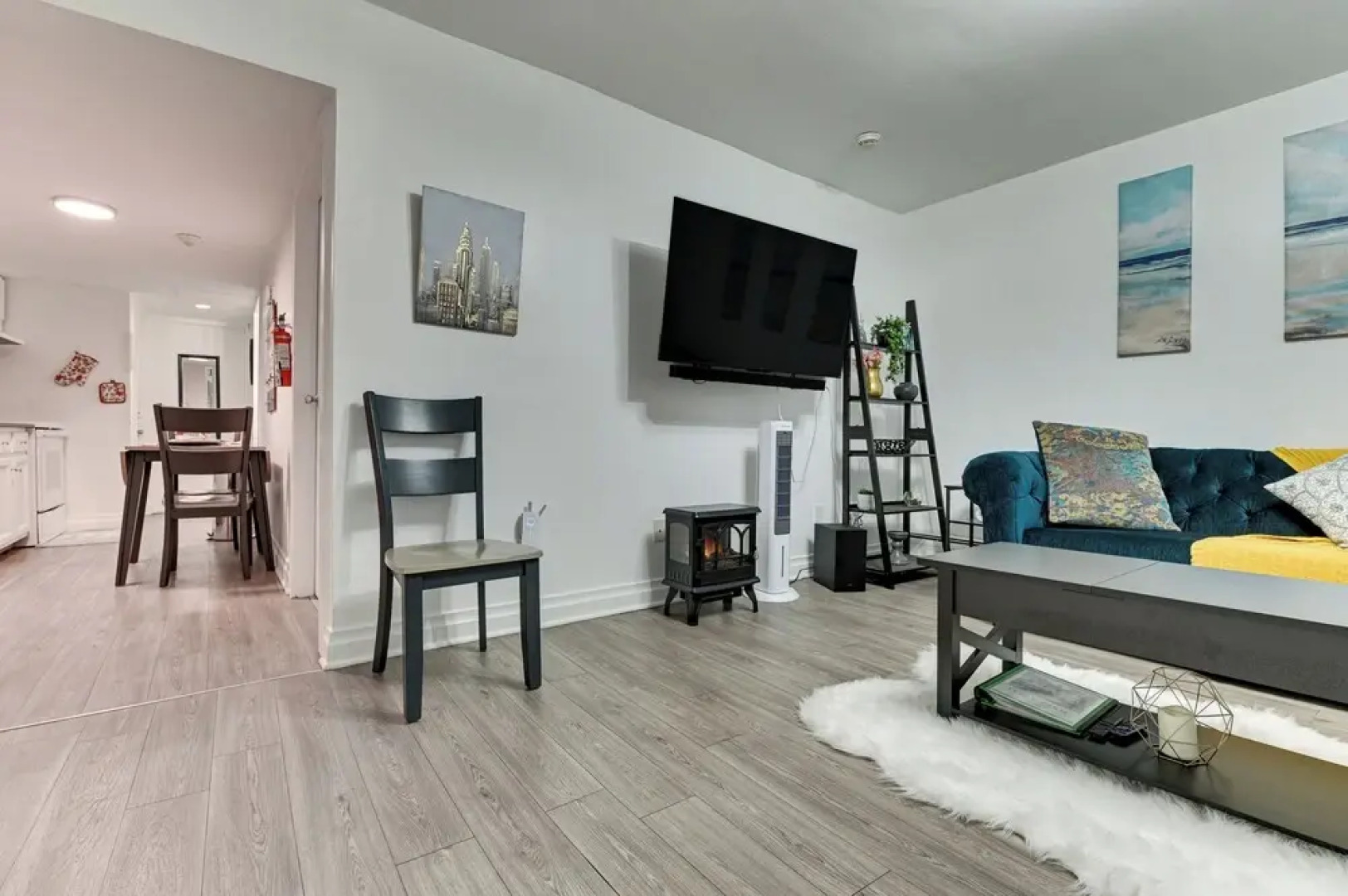 Walk to Downtown Albany: Ten Broeck Triangle Apt!