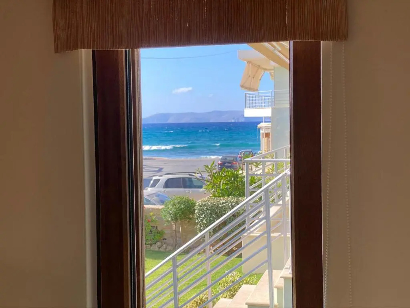 Sunny Villa by the beach Gournes