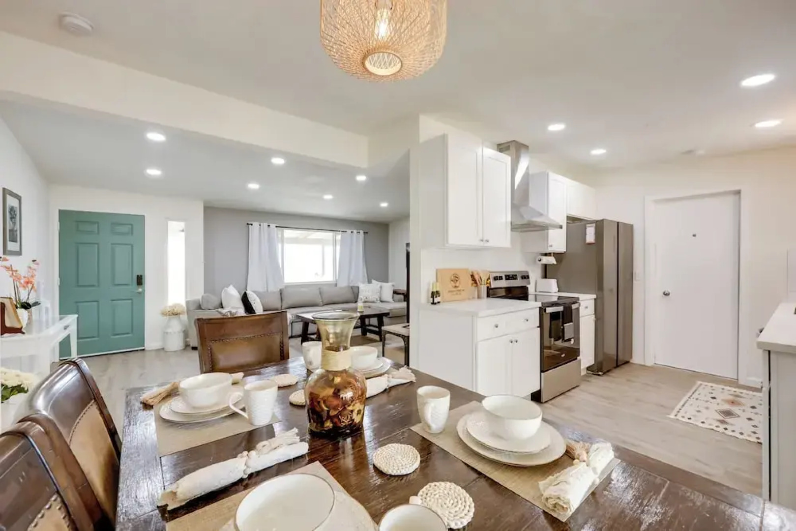 Mtn-view Home ~ 8 Mi to Joshua Tree Natl Park!