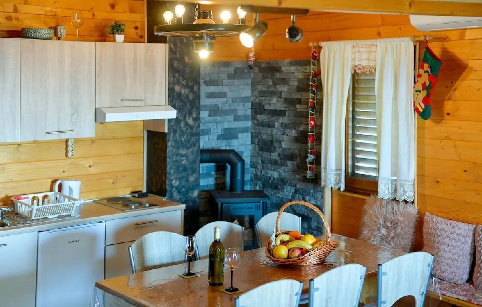 Awesome Home in Krapinske Toplice With Sauna, Wifi and 2 Bedrooms