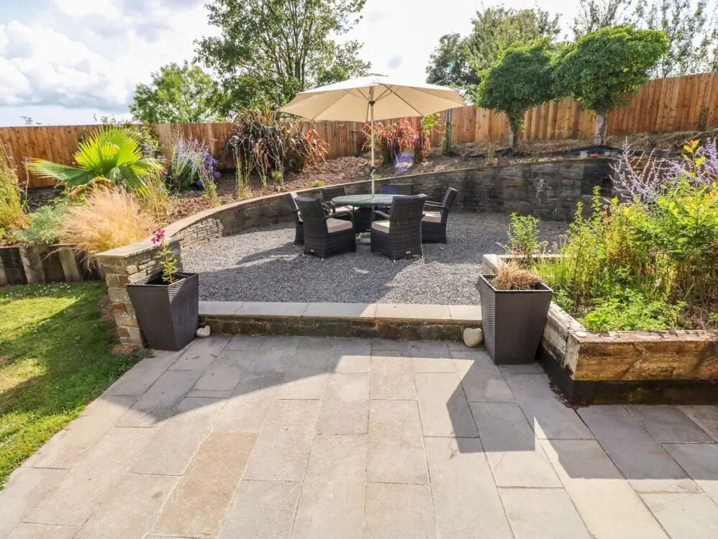 1 Homecroft Bungalows