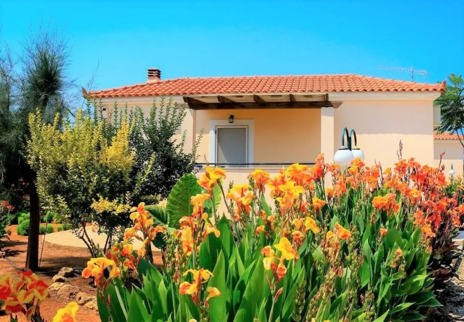 Lagouvardos Apartments