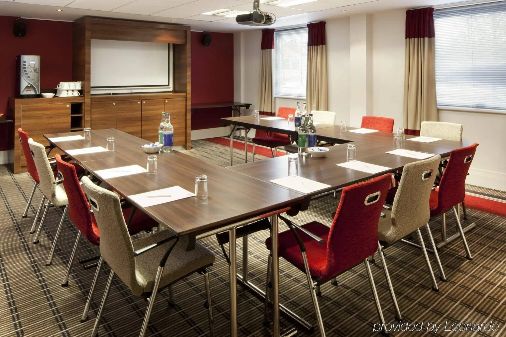 Holiday Inn Express Milton Keynes by IHG