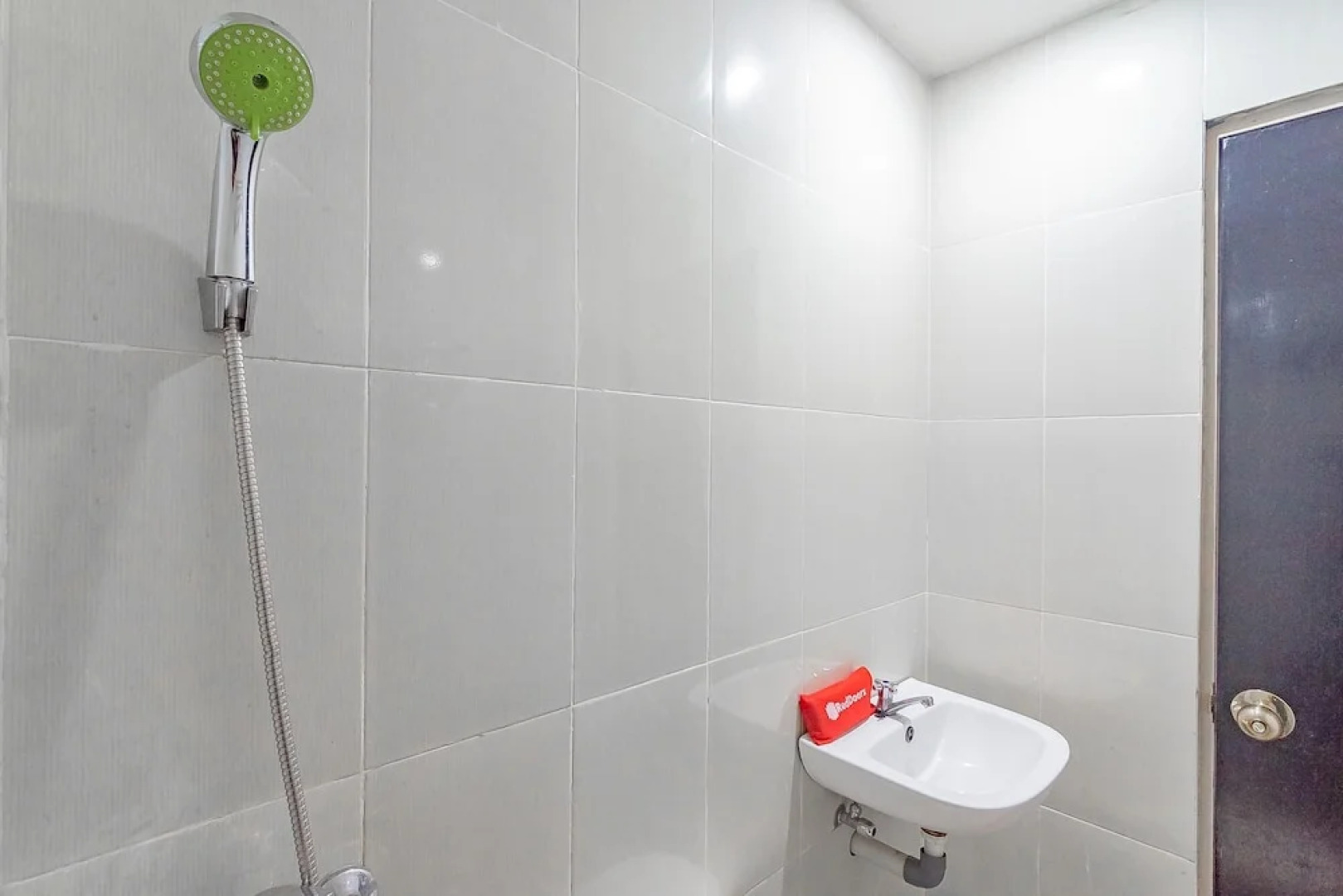 RedDoorz @ Rajawali KM 5