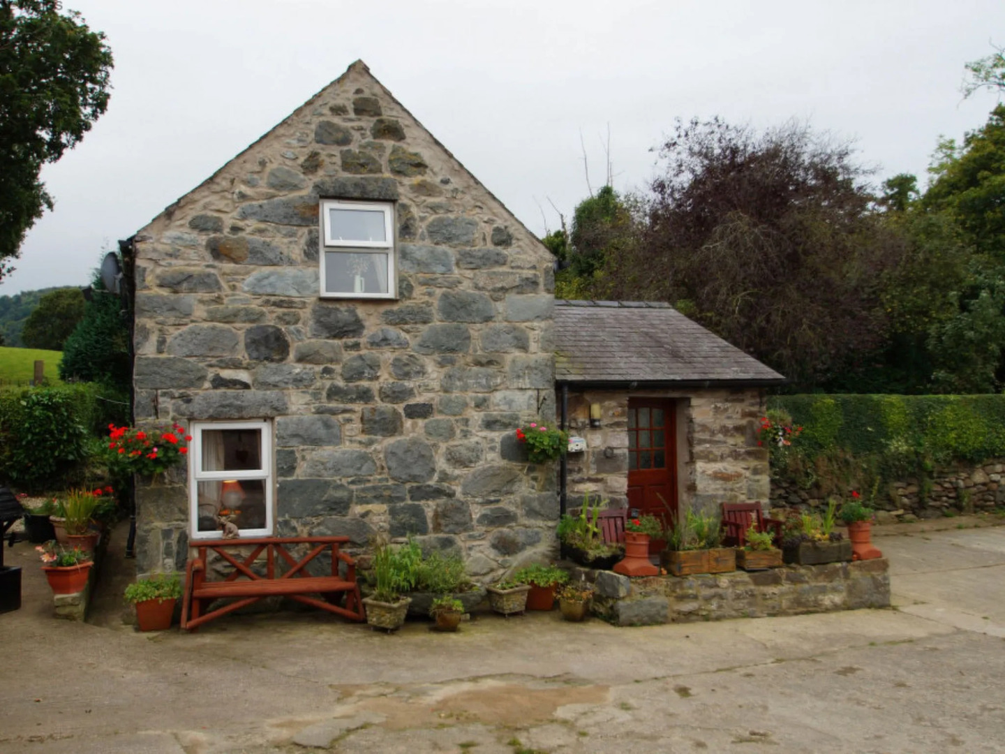 Holiday Home Yr Hen-Ryd