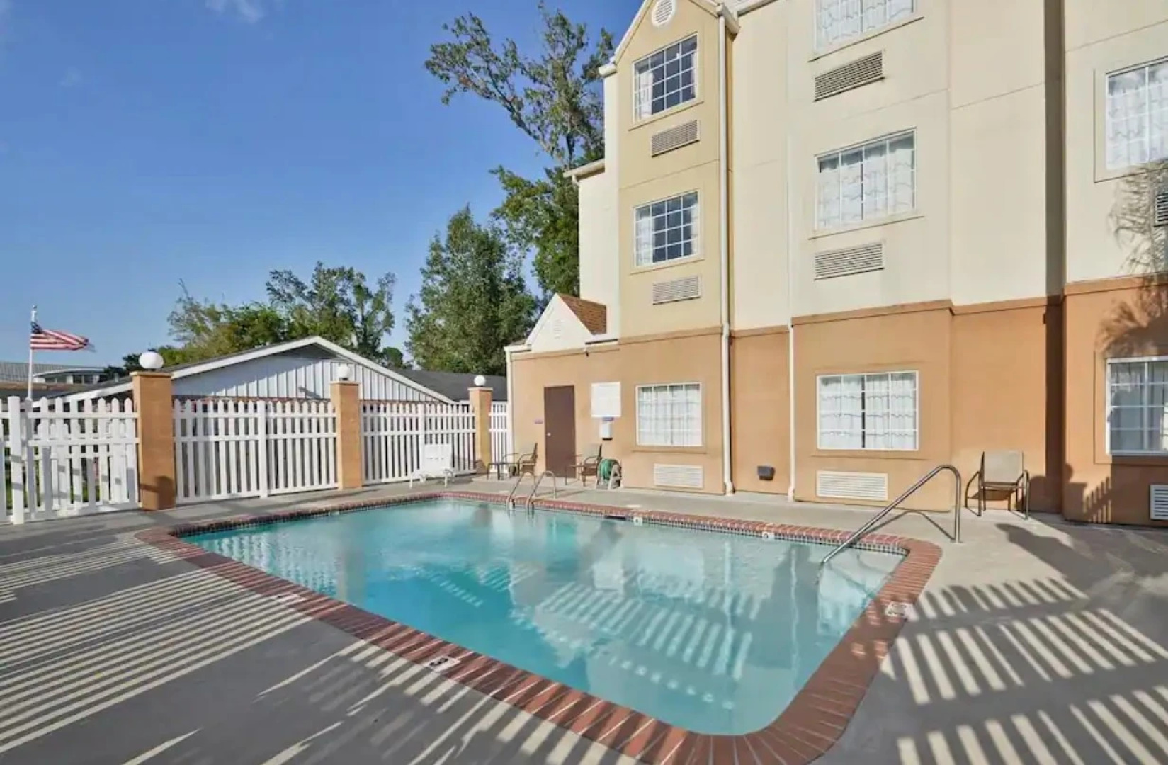 Americas Best Value Inn & Suites Lake Charles at I-210 Exit 5
