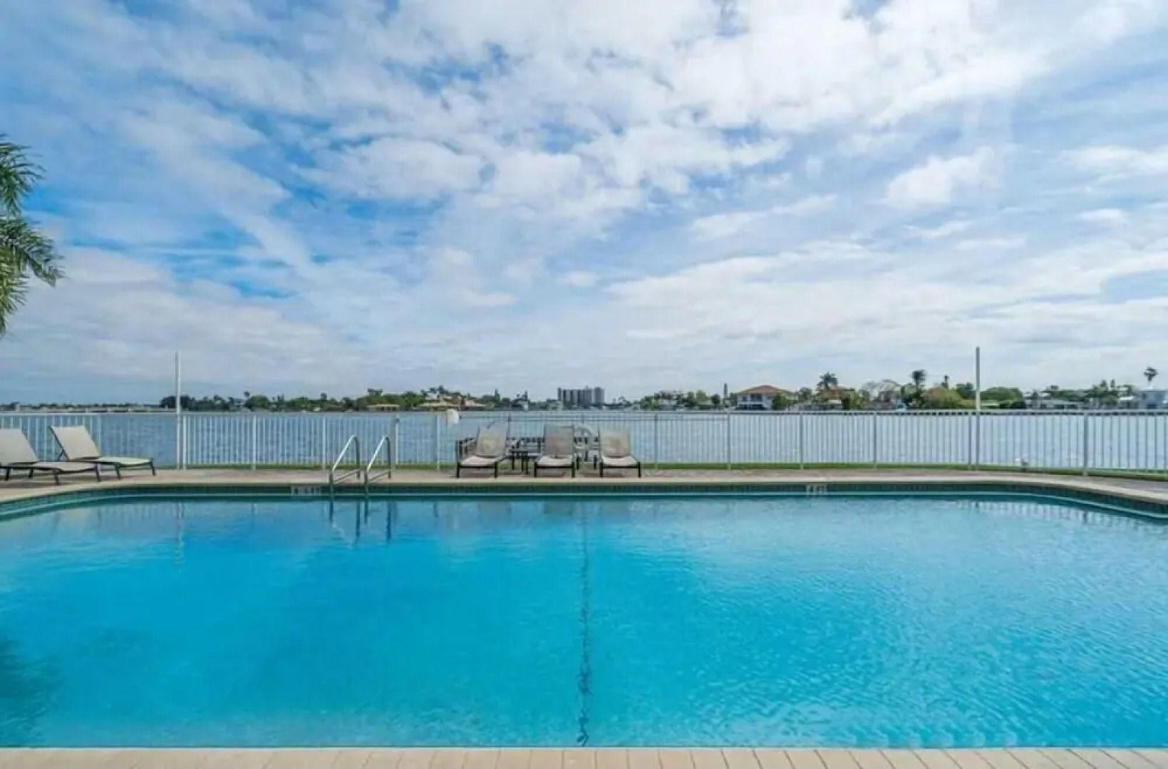 204 - Palms of Treasure Island