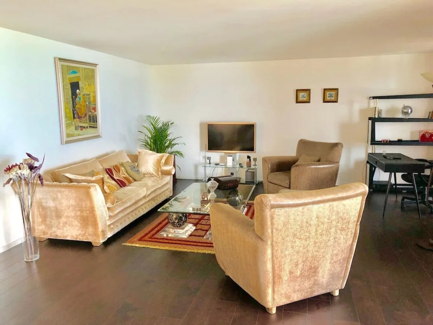 Luxury lake view apartment